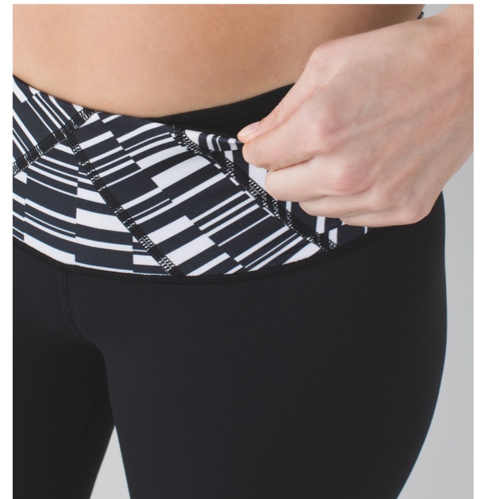 Lululemon Wunder Under Black / Ying Yang Stripe White Black Size 4 - Picture 3 of 11